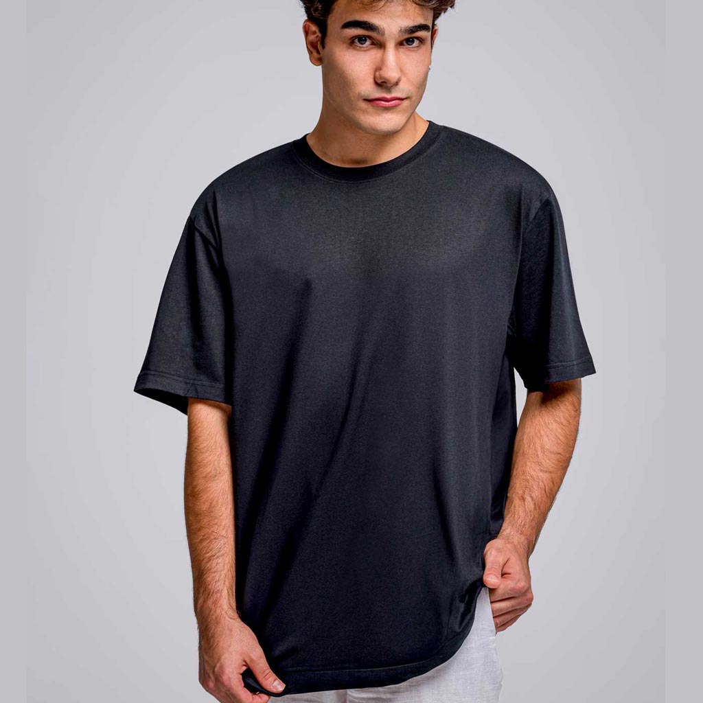 Camiseta oversize - foto modelo camista marino
